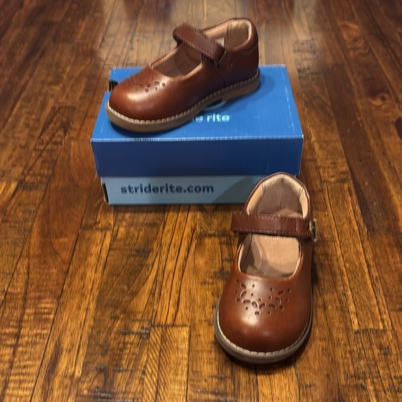 Stride Rite Mary Jane Shoes - 6.5W - Picture 12 of 13